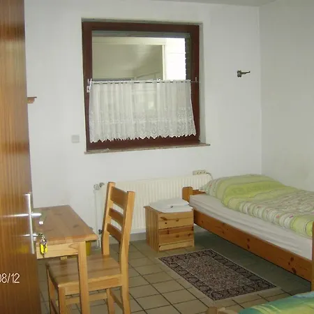 Gaestehaus Terrana بيت ضيافة 2*
